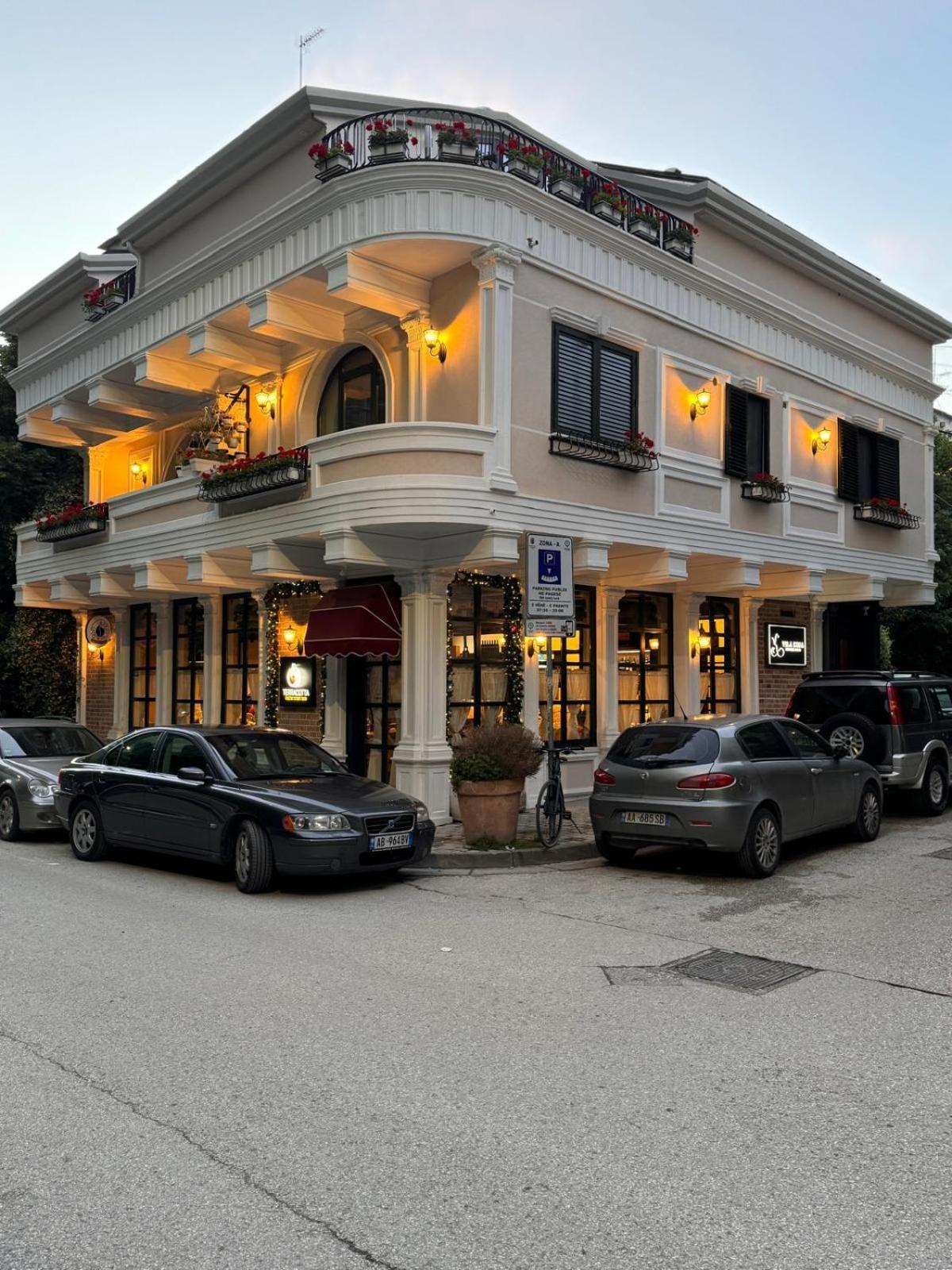 טיראנה Vila Koja Boutique Hotel מראה חיצוני תמונה
